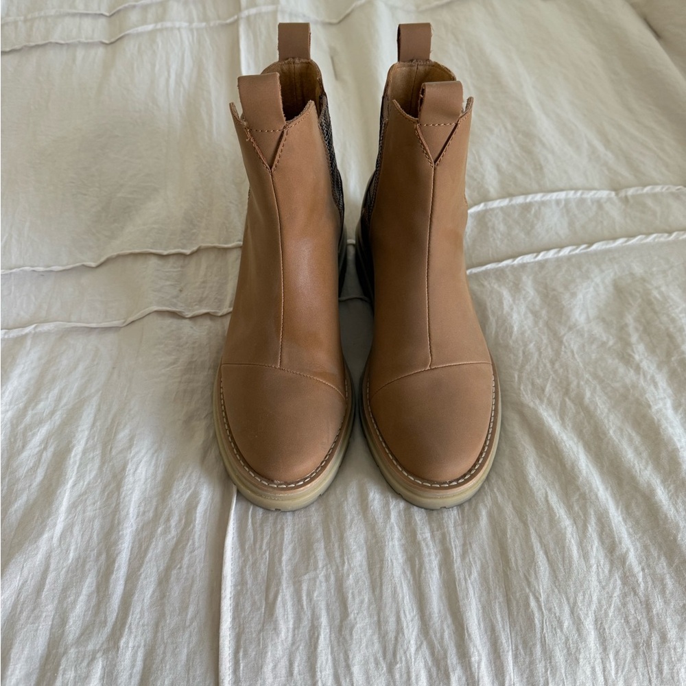 TOMS Bennet Chelsea Boots